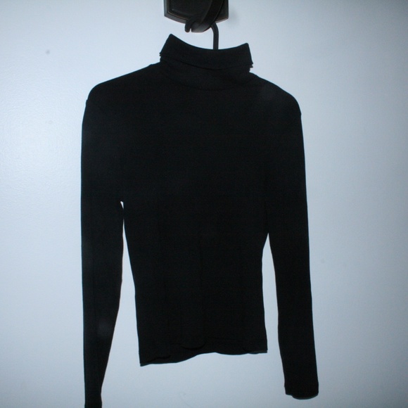 KOTN Fitted Turtleneck - Picture 3 of 4